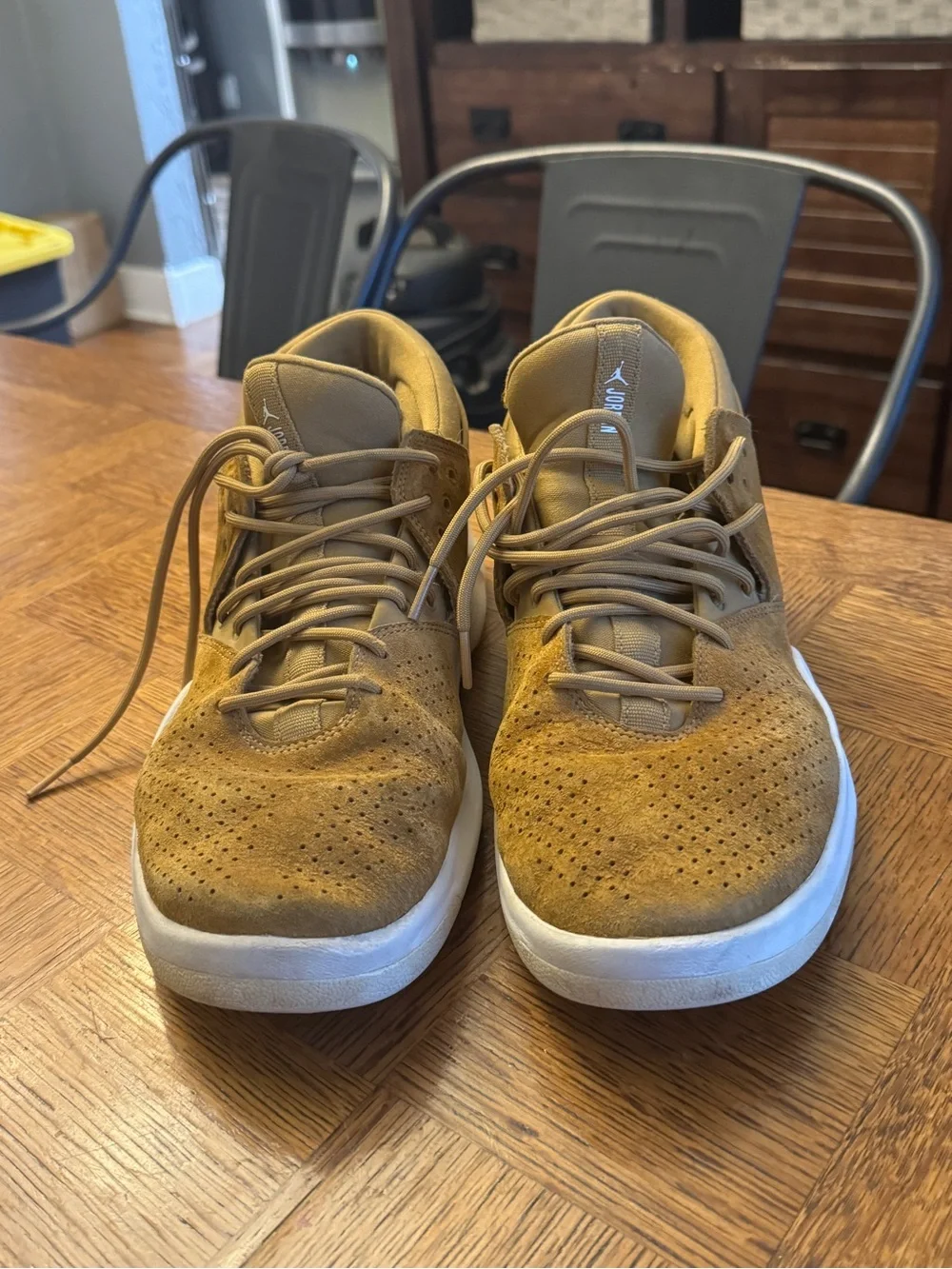 Jordan stylish tan